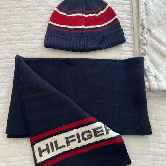 Tommy Hilfiger winter Hat and Scarf for men - Picture 2 of 3
